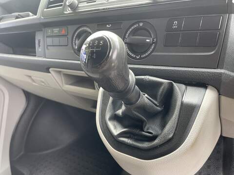 Volkswagen Transporter Transporter Startline Panel Van 1 Manual Diesel - U946