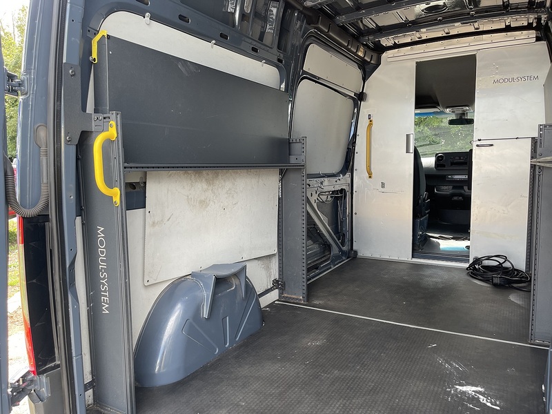 Mercedes-Benz eSprinter 55kWh Progressive Auto FWD L2 H2 5dr 20kW Charger - U949