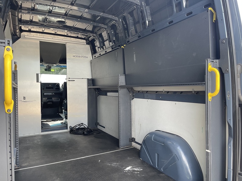 Mercedes-Benz eSprinter 55kWh Progressive Auto FWD L2 H2 5dr 20kW Charger - U949