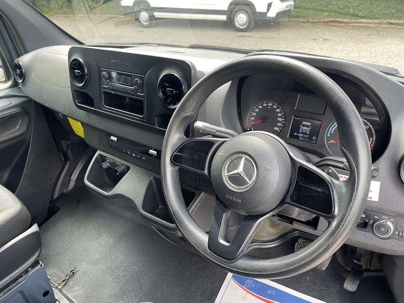 Mercedes-Benz eSprinter 55kWh Progressive Auto FWD L2 H2 5dr 20kW Charger - U949