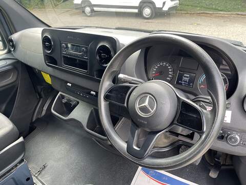 Mercedes-Benz eSprinter 55kWh Progressive Auto FWD L2 H2 5dr 20kW Charger - U949