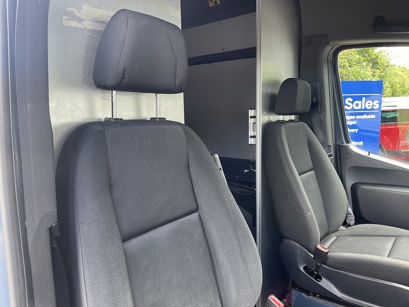 Mercedes-Benz eSprinter 55kWh Progressive Auto FWD L2 H2 5dr 20kW Charger - U949