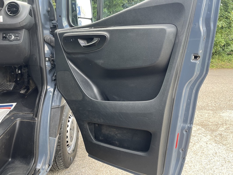 Mercedes-Benz eSprinter 55kWh Progressive Auto FWD L2 H2 5dr 20kW Charger - U949