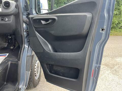 Mercedes-Benz eSprinter 55kWh Progressive Auto FWD L2 H2 5dr 20kW Charger - U949