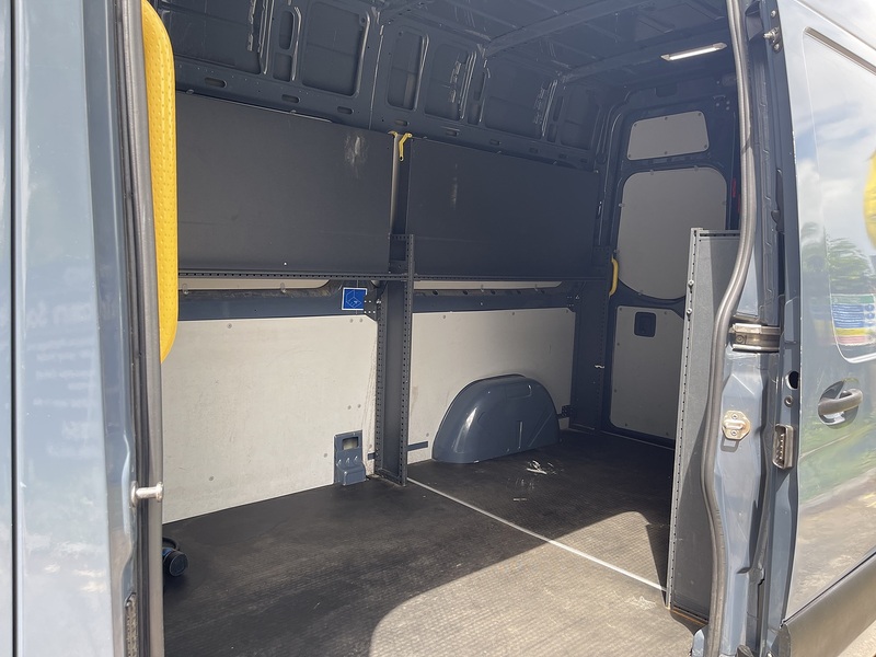 Mercedes-Benz eSprinter 55kWh Progressive Auto FWD L2 H2 5dr 20kW Charger - U949