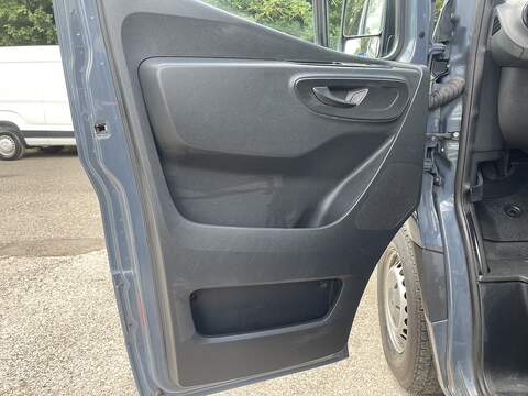 Mercedes-Benz eSprinter 55kWh Progressive Auto FWD L2 H2 5dr 20kW Charger - U949