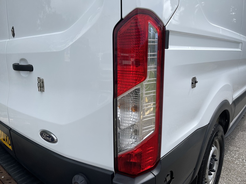 Ford Transit 2.0 350 EcoBlue FWD L2 H3 Euro 6 5dr - U957