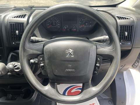 Peugeot Boxer Low Floor Luton L3 140PS - U965