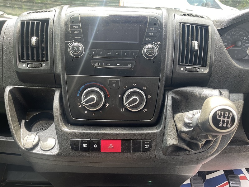 Peugeot Boxer Low Floor Luton L3 140PS - U965