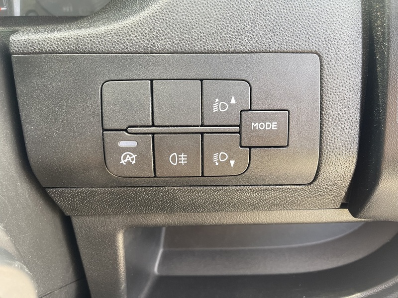 Peugeot Boxer Low Floor Luton L3 140PS - U965