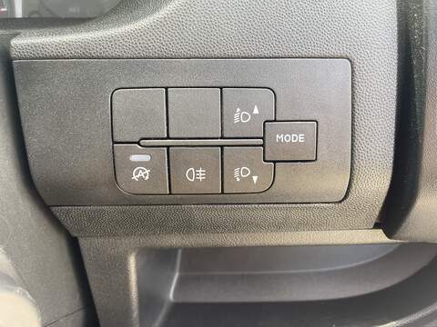 Peugeot Boxer Low Floor Luton L3 140PS - U965