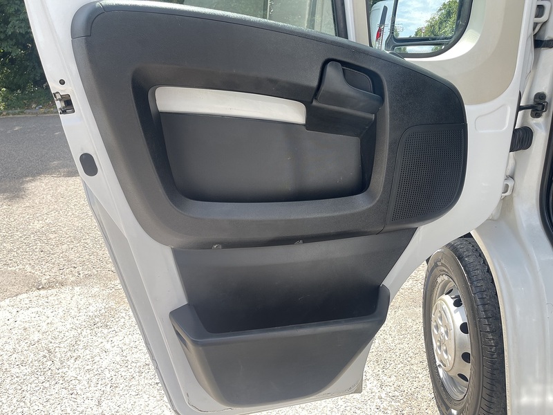 Peugeot Boxer Low Floor Luton L3 140PS - U965