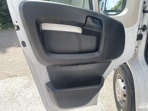 Peugeot Boxer Low Floor Luton L3 140PS - U965