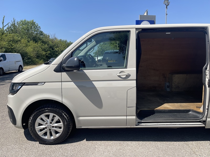 Volkswagen Transporter 2.0 TDI T28 Highline FWD SWB Euro 6 (s/s) 5dr - U973