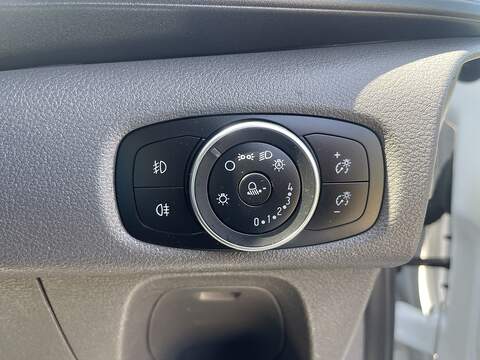 Ford Transit Custom 2.0 320 EcoBlue Limited Crew Van L2 H1 Euro 6 (s/s) 5dr - U975