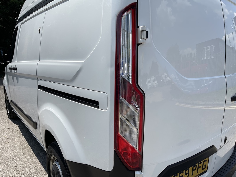 Ford Transit Custom 2.0 300 EcoBlue Leader L1 H2 Euro 6 (s/s) 5dr - U979