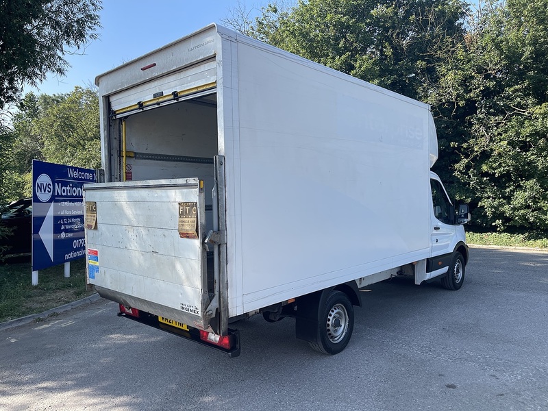 Ford Transit 2.0 350 EcoBlue HD Leader Chassis Cab 2dr Diesel Manual RWD L4 Euro 6 (s/s) (DRW) (130 ps) - U984