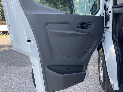 Ford Transit 2.0 350 EcoBlue HD Leader Chassis Cab 2dr Diesel Manual RWD L4 Euro 6 (s/s) (DRW) (130 ps) - U984