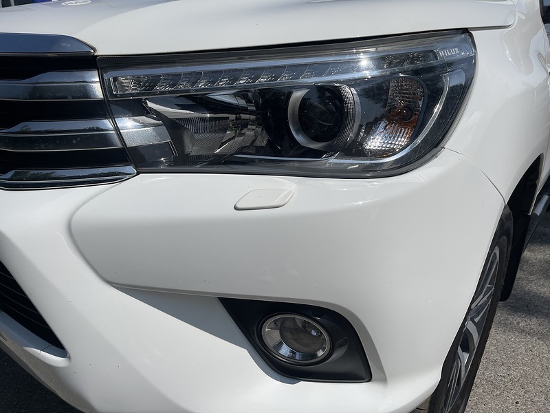 Toyota Hilux 2.4 D-4D Invincible 4WD Euro 6 4dr (TSS, 3.5t) - U987