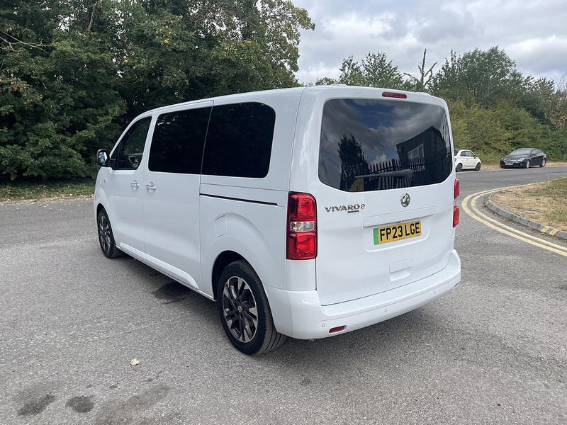 Vauxhall Vivaro Life Electric 50kWh Ultimate Auto MWB 5dr (8 Seat, 11kW Charger) - U989