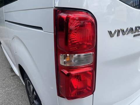 Vauxhall Vivaro Life Electric 50kWh Ultimate Auto MWB 5dr (8 Seat, 11kW Charger) - U989