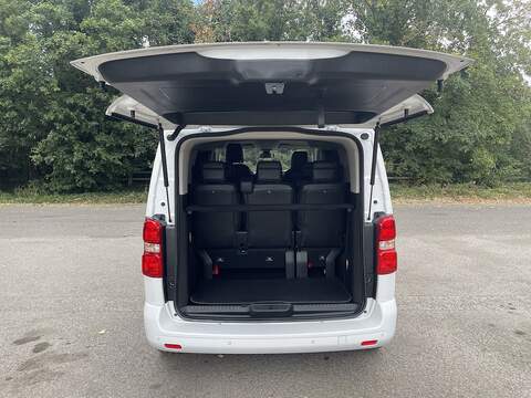 Vauxhall Vivaro Life Electric 50kWh Ultimate Auto MWB 5dr (8 Seat, 11kW Charger) - U989