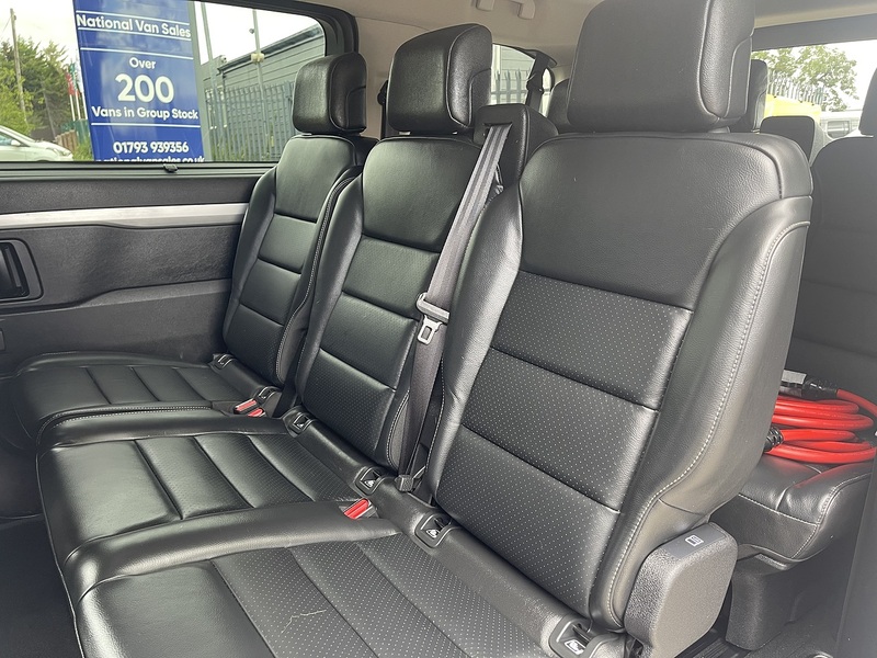 Vauxhall Vivaro Life Electric 50kWh Ultimate Auto MWB 5dr (8 Seat, 11kW Charger) - U989
