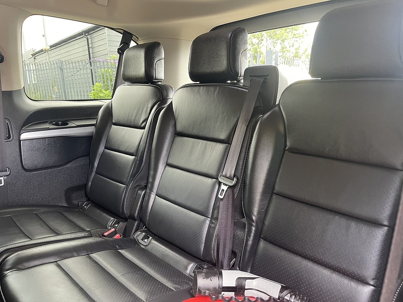 Vauxhall Vivaro Life Electric 50kWh Ultimate Auto MWB 5dr (8 Seat, 11kW Charger) - U989