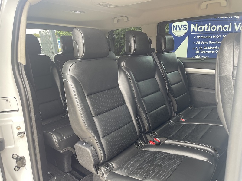 Vauxhall Vivaro Life Electric 50kWh Ultimate Auto MWB 5dr (8 Seat, 11kW Charger) - U989