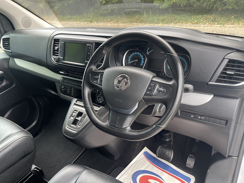 Vauxhall Vivaro Life Electric 50kWh Ultimate Auto MWB 5dr (8 Seat, 11kW Charger) - U989