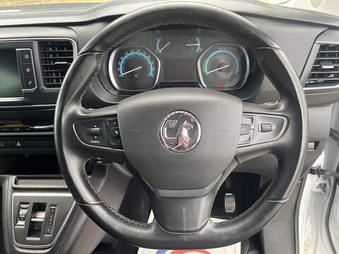 Vauxhall Vivaro Life Electric 50kWh Ultimate Auto MWB 5dr (8 Seat, 11kW Charger) - U989