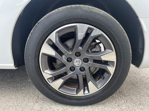 Vauxhall Vivaro Life Electric 50kWh Ultimate Auto MWB 5dr (8 Seat, 11kW Charger) - U989