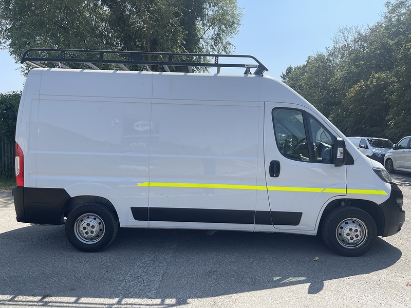 Peugeot Boxer 2.2 BlueHDi 335 Professional Premium + L2 H2 Euro 6 (s/s) 5dr - U996