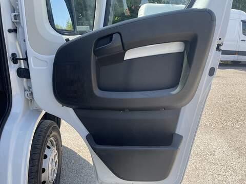 Peugeot Boxer 2.2 BlueHDi 335 Professional Premium + L2 H2 Euro 6 (s/s) 5dr - U996