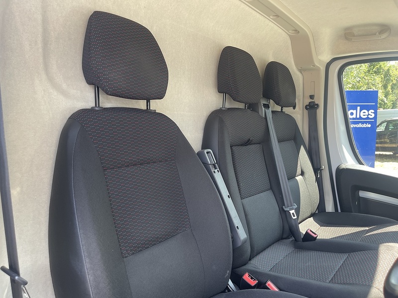 Peugeot Boxer 2.2 BlueHDi 335 Professional Premium + L2 H2 Euro 6 (s/s) 5dr - U996