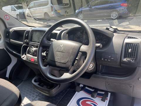 Peugeot Boxer 2.2 BlueHDi 335 Professional Premium + L2 H2 Euro 6 (s/s) 5dr - U996