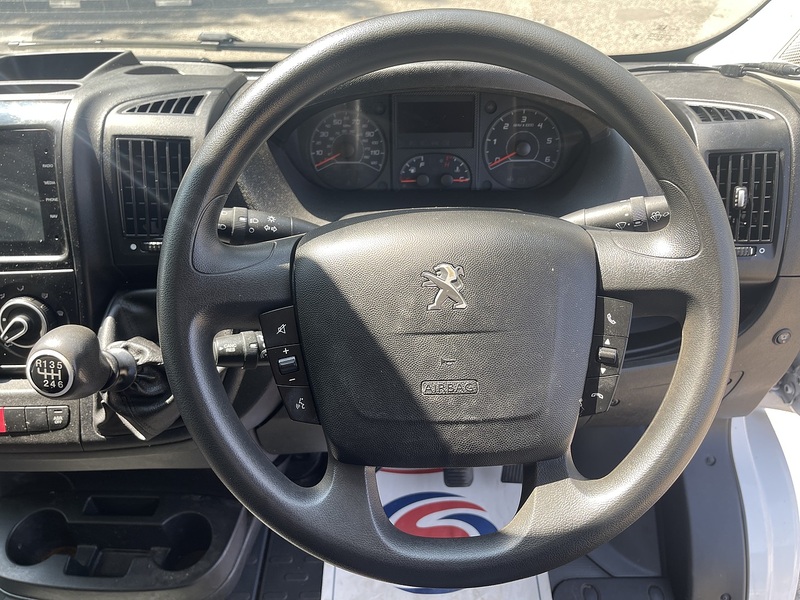 Peugeot Boxer 2.2 BlueHDi 335 Professional Premium + L2 H2 Euro 6 (s/s) 5dr - U996