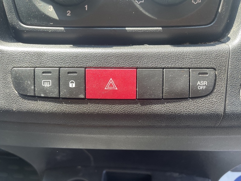 Peugeot Boxer 2.2 BlueHDi 335 Professional Premium + L2 H2 Euro 6 (s/s) 5dr - U996