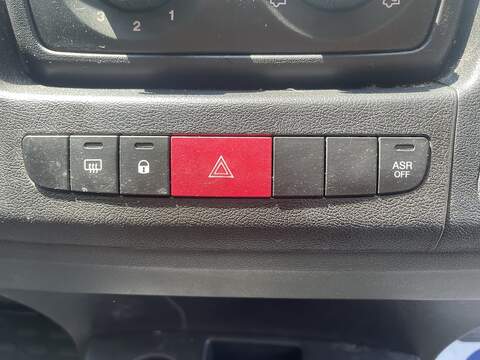 Peugeot Boxer 2.2 BlueHDi 335 Professional Premium + L2 H2 Euro 6 (s/s) 5dr - U996