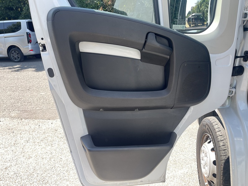 Peugeot Boxer 2.2 BlueHDi 335 Professional Premium + L2 H2 Euro 6 (s/s) 5dr - U996