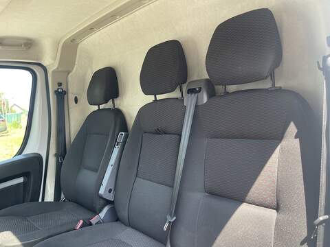 Peugeot Boxer 2.2 BlueHDi 335 Professional Premium + L2 H2 Euro 6 (s/s) 5dr - U996