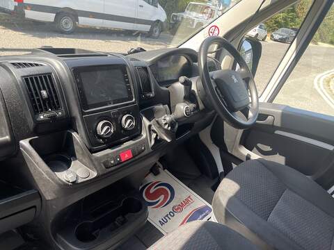 Peugeot Boxer 2.2 BlueHDi 335 Professional Premium + L2 H2 Euro 6 (s/s) 5dr - U996
