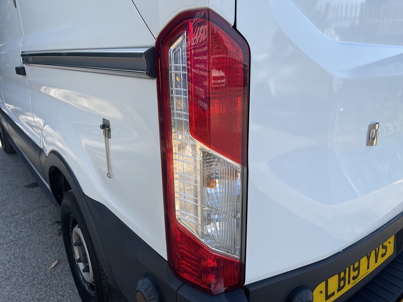 Ford Transit 2.0 350 EcoBlue FWD L2 H3 Euro 6 5dr - U998
