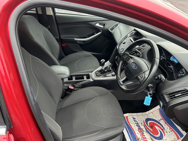 Ford Focus 1.0T EcoBoost Zetec Hatchback 5dr Petrol Manual Euro 6 (s/s) (125 ps) - U111