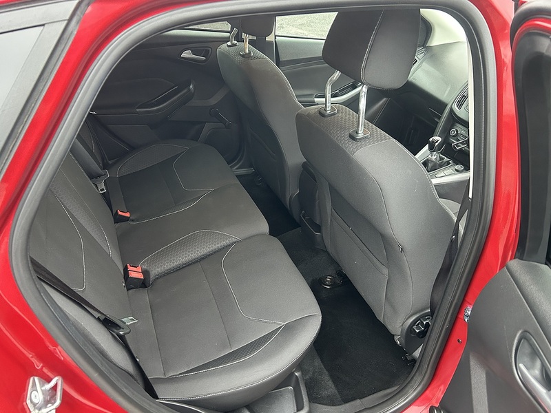 Ford Focus 1.0T EcoBoost Zetec Hatchback 5dr Petrol Manual Euro 6 (s/s) (125 ps) - U111