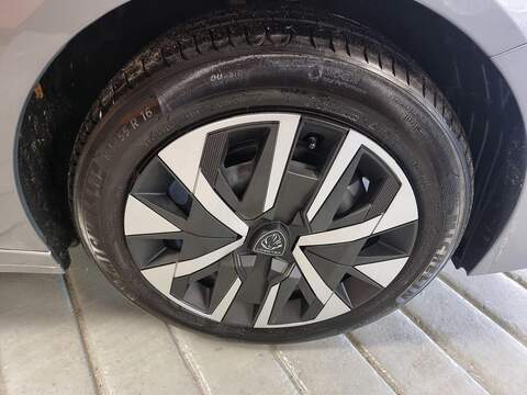 Peugeot 208 1.2 PureTech Style Hatchback 5dr Petrol Manual Euro 6 (s/s) (100 ps) - U112