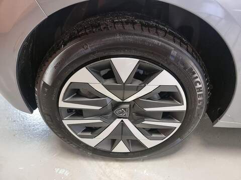 Peugeot 208 1.2 PureTech Style Hatchback 5dr Petrol Manual Euro 6 (s/s) (100 ps) - U112
