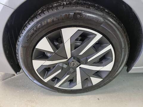 Peugeot 208 1.2 PureTech Style Hatchback 5dr Petrol Manual Euro 6 (s/s) (100 ps) - U112