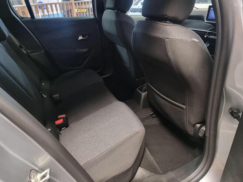 Peugeot 208 1.2 PureTech Style Hatchback 5dr Petrol Manual Euro 6 (s/s) (100 ps) - U112