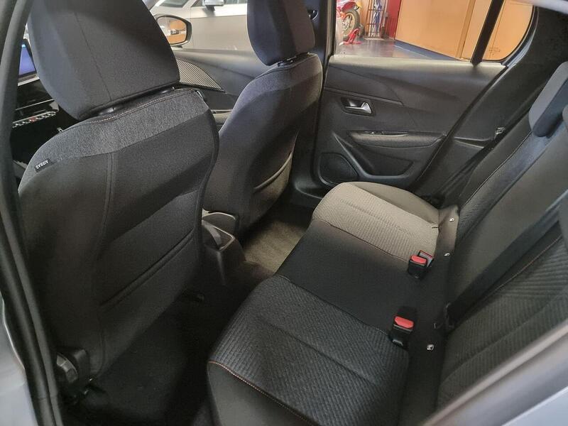 Peugeot 208 1.2 PureTech Style Hatchback 5dr Petrol Manual Euro 6 (s/s) (100 ps) - U112